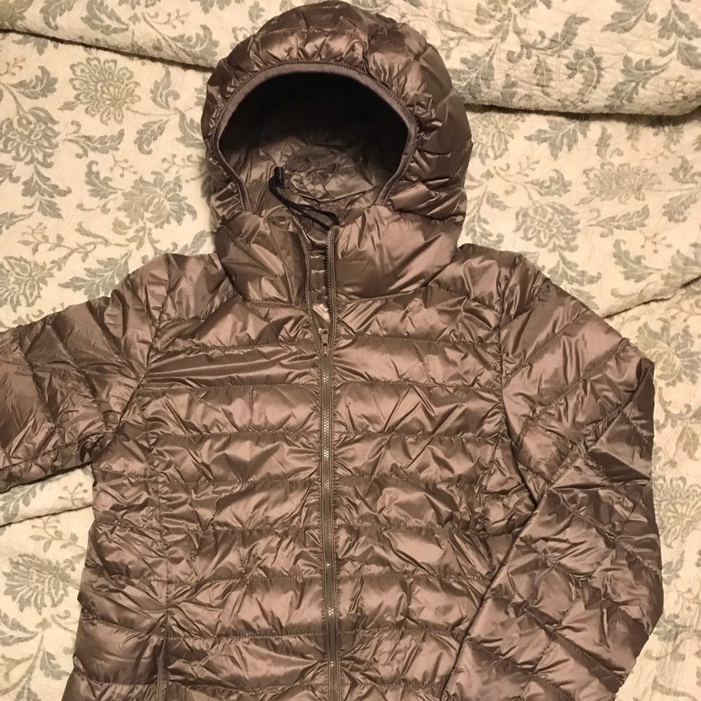 Packable down jacket